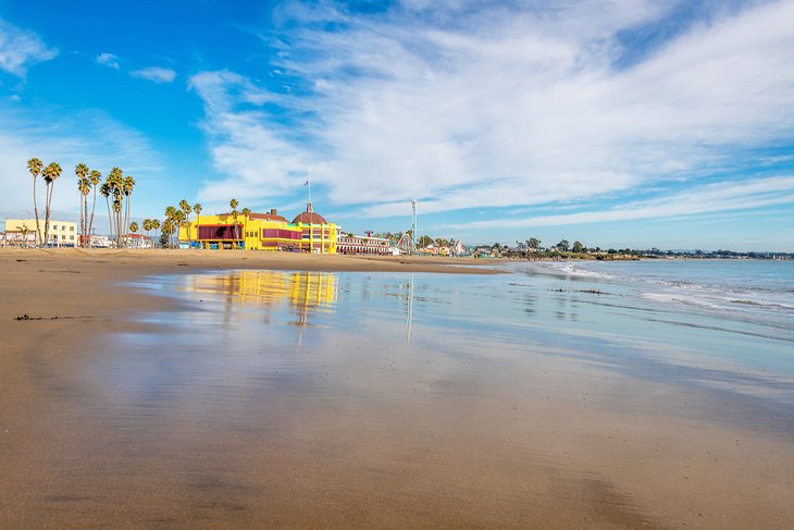 california-santa-cruz-top-rated-beaches-main-beach